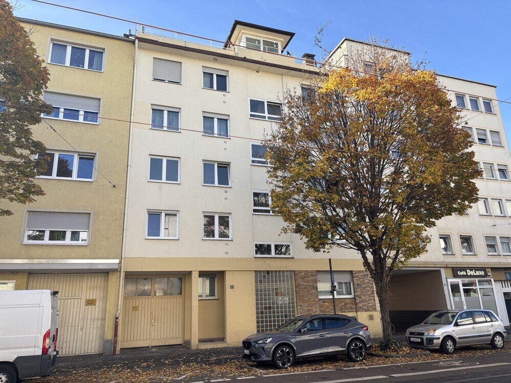 Renovierte und sofort beziehbare 3-Zimmer-Wohnung-10190