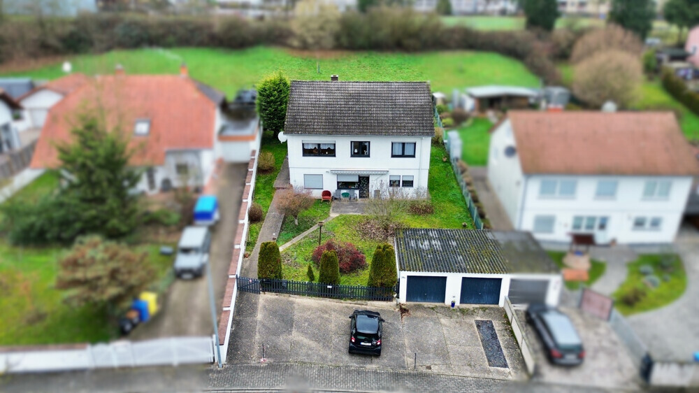 Gepflegtes Wohnhaus mit Einliegerwohnung auf großem Grundstück in ruhiger Lage von Zweibrücken-A1253751a